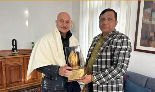 Uttarakhand Film Development Council CEO Banshidhar Tiwari met famous film actor Anupam Kher.
