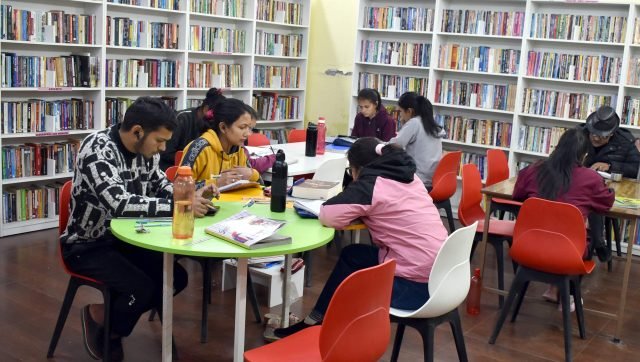 DM Khurana opened the way to fulfill the dreams of youth through e-library
