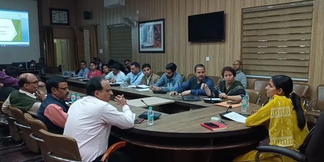 DM called a meeting with representatives of various bank branches of the district