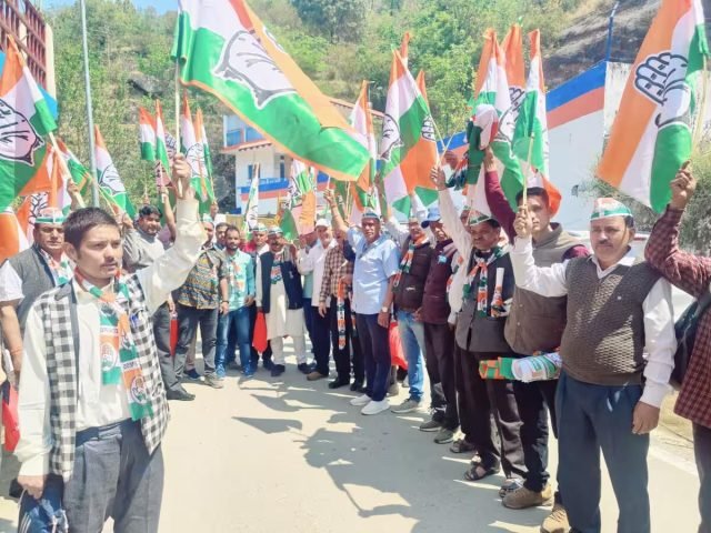 Congressmen took out a rally in favor of Godiyal.