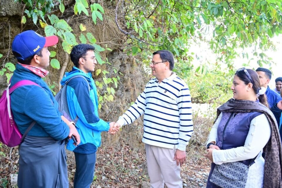 CM Dhami inspected the Dehradun-Mussoorie track route on foot