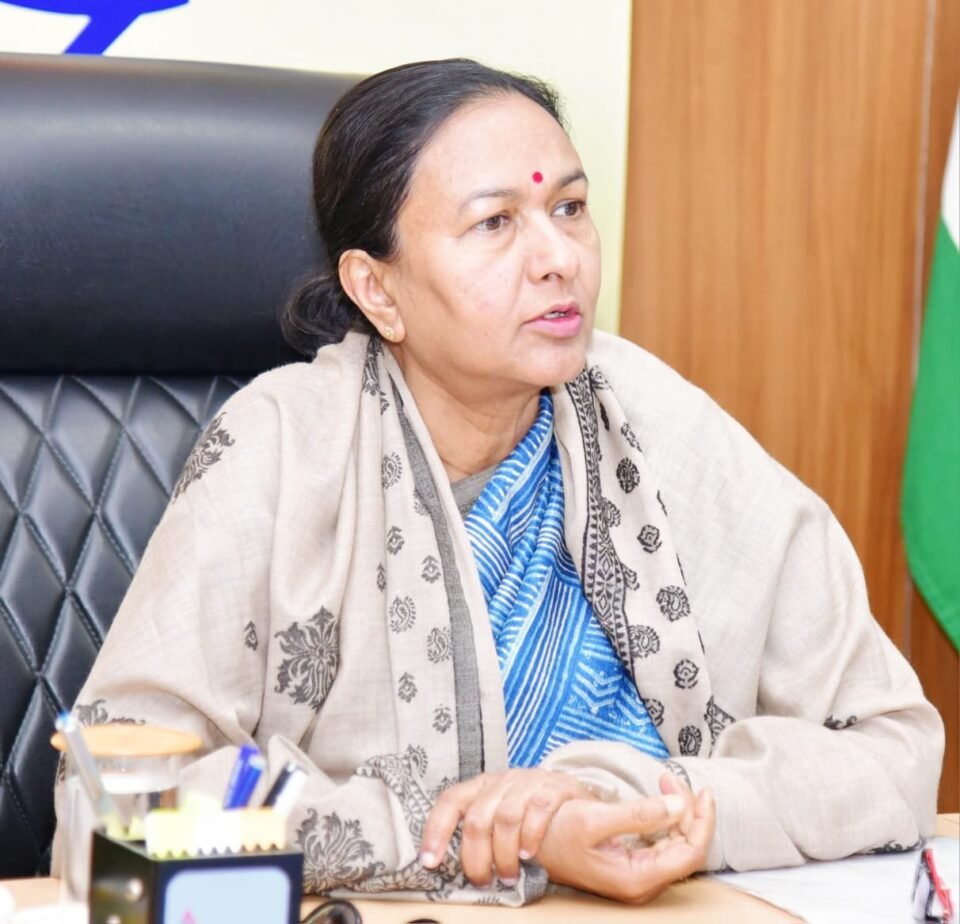 Ayushman card is issued to the NFSA/SFSA ration card holder beneficiary of the state: CS