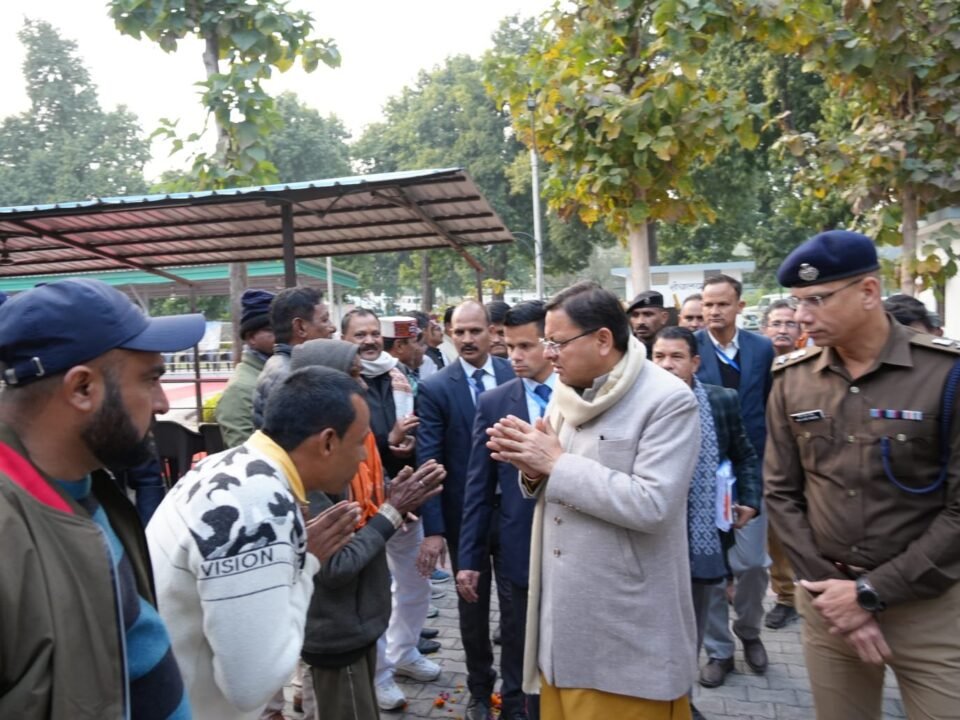 Chief Minister interacted with people in Lohiahead, Khatima and listened to their problems