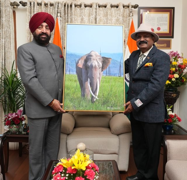 Chief Conservator of Forests, Uttarakhand Sameer Sinha made a courtesy call on the Governor