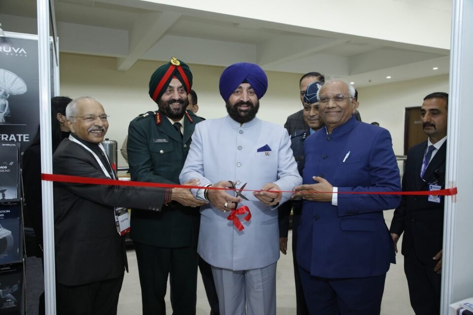 Governor Gurmeet Singh participated as the chief guest in the Defset-2025 program organized by SIA-India
