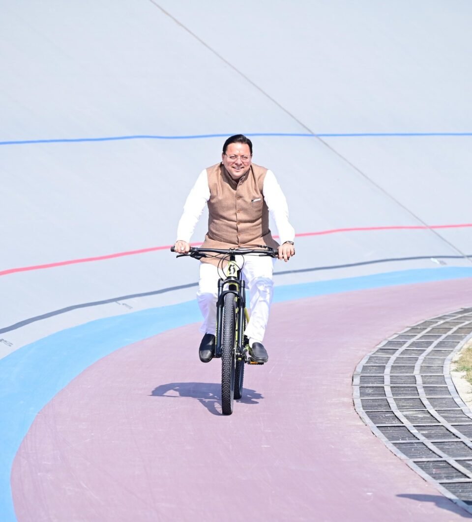 38th National Games CM Dhami congratulated the cycling medal winners by presenting medals at the Sports Stadium Velodrome in Rudrapur