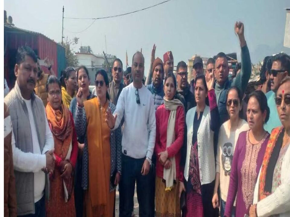 Demand to withdraw case against councillor