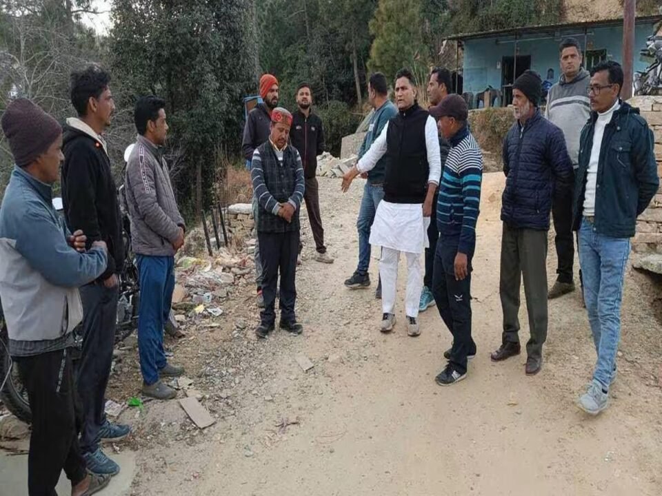 MLA Kaida inspected the work of improvement and wall construction of Saliakot-Anarpa motor road from Kalapatal