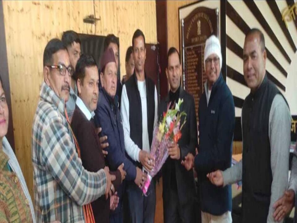 The councilors including the municipal president made a formal meeting with the DM