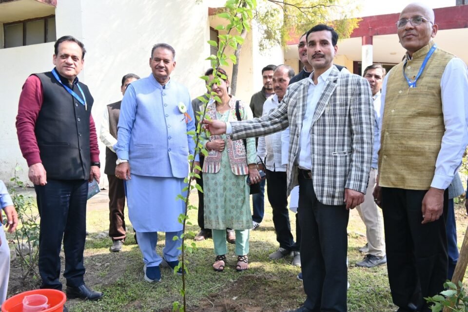 Agriculture Minister Ganesh Joshi inaugurating the one-day silk agriculture fair organised under the joint aegis of Regional Silk Production Research Centre, Dehradun and Bhimtal-Nainital.