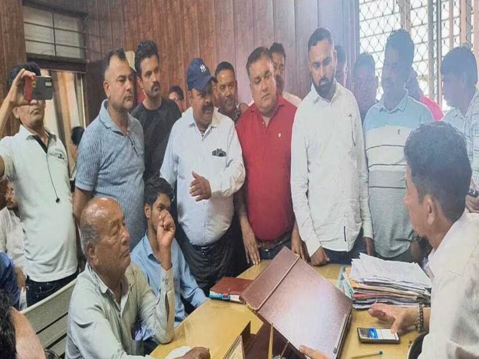 BJP demanded construction of Khatima Majhola road