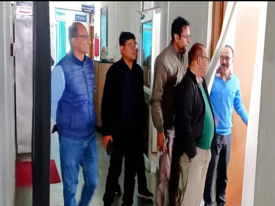 CDO inspected the Vikas Bhavan office