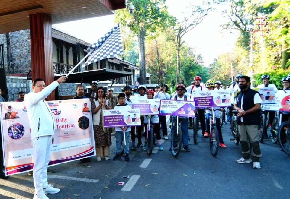 CM Dhami flagged off the cycle rally organized on the occasion of completion of 03 years of the state government
