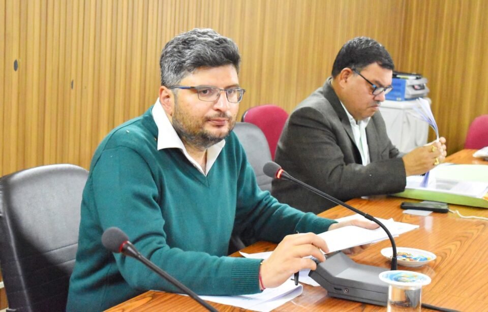 DM Tiwari took a review meeting of Spring and River Rejuvenation Authority (SARA)