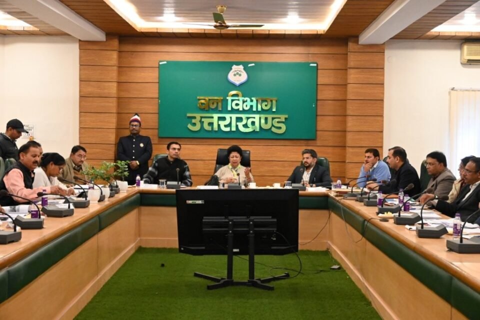 MP Mala Rajya Lakshmi Shah took the meeting of Dehradun District Development and Monitoring Committee