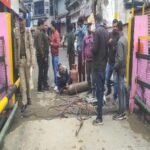 Traders opposed the repair work on Saryu bridge