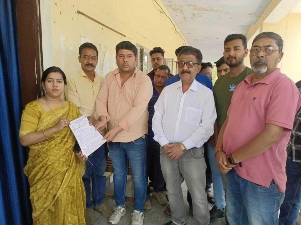 Expressed anger over the arrangements of Base Hospital