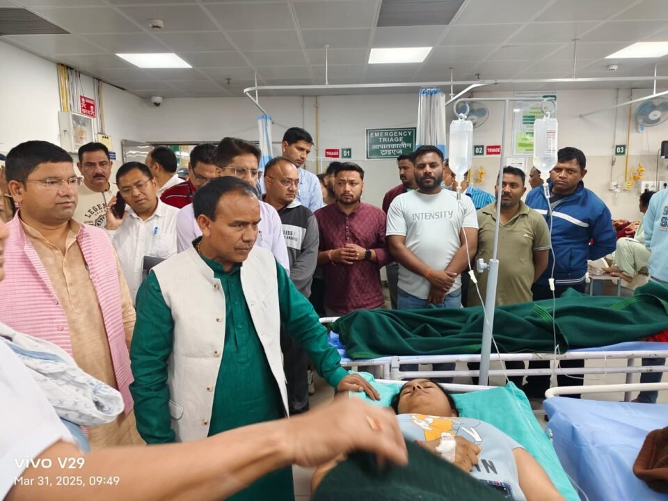 Health Minister Dr Rawat enquired about the condition of people suffering from food poisoning