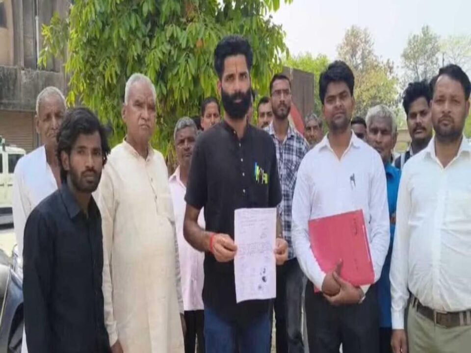 Warning of hunger strike if solar pump is installed against the rules