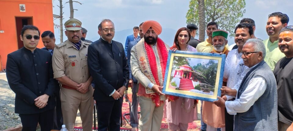 The Governor meditated after offering prayers at Kasar Devi temple