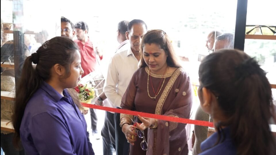 Garh Kokila Hema Negi Karashi inaugurated the office of Seaview Seva Trust located at Dharampur.