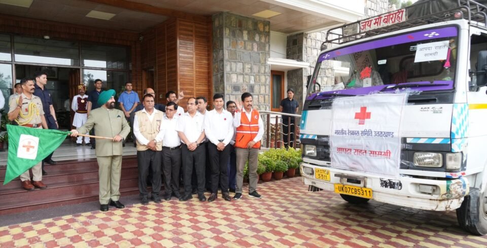 The Governor flagged off Red Cross disaster relief material vehicles