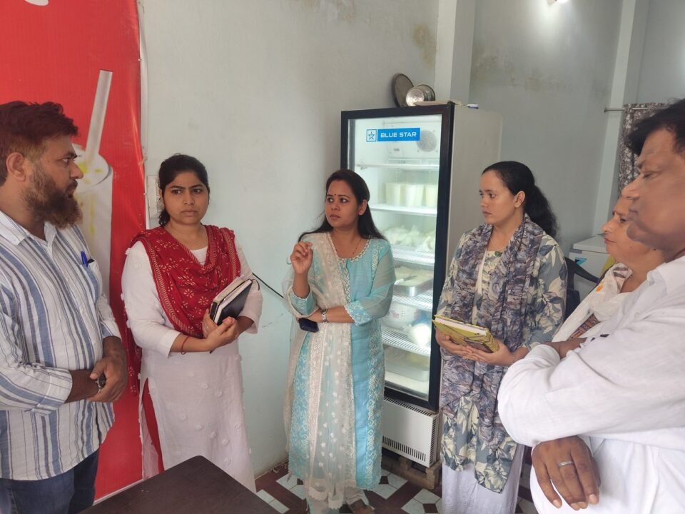 CDO Haridwar inspected the dairy and Mahi Milk Bar of Mahi Self Help Group
