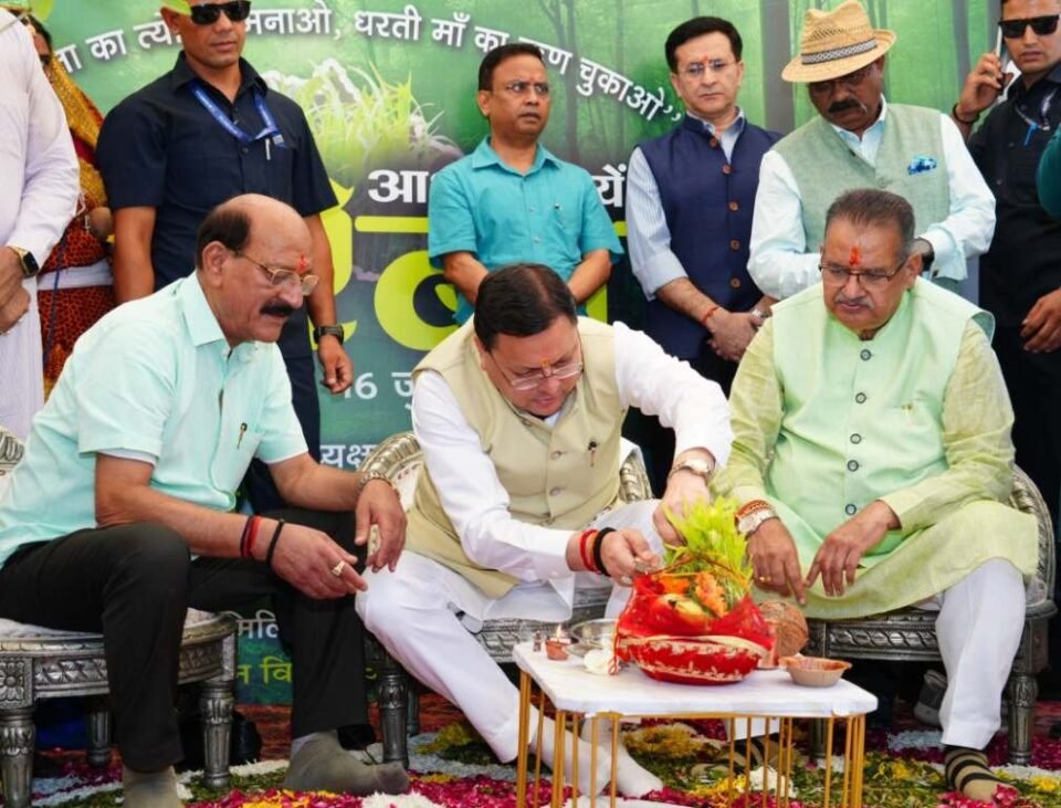 Chief Minister planted a Rudraksha sapling during the state-wide plantation program on Harela festival