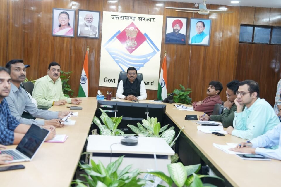Draft of Uttarakhand Electric Vehicle Policy- 2025 presented by Transport Department and concerned officials under the chairmanship of Chief Secretary