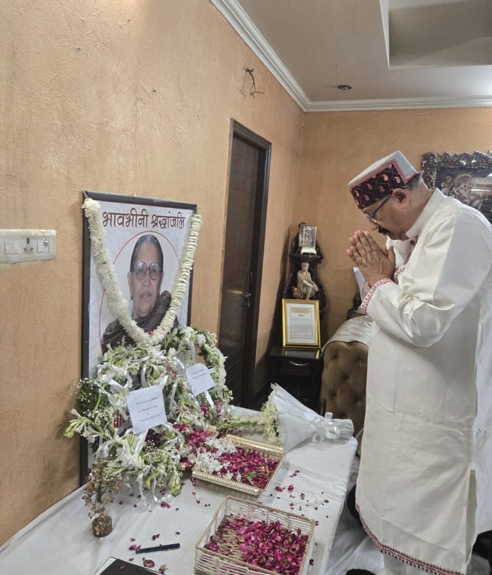 Maharaj paid tribute to Naresh Bansal's mother on her demise