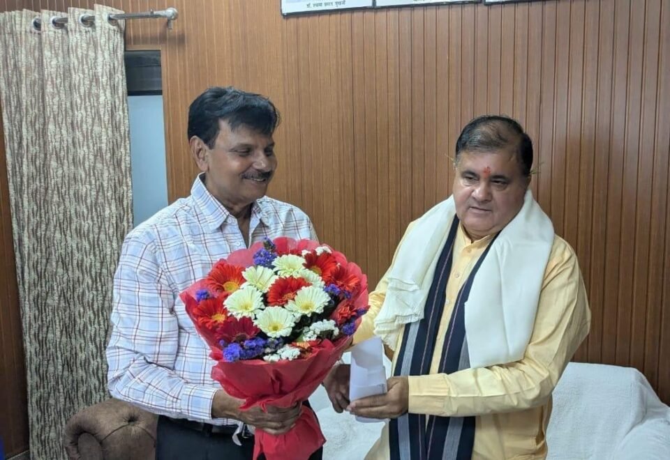 CA Rajeshwar Painuli congratulated BJP State President Mahendra Bhatt and said that the organization will get new momentum with energetic leadership