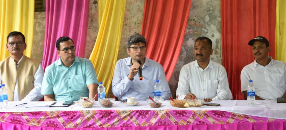 Following the instructions of the Chief Minister, a review meeting of Nanda Devi Raj Jat was held in KurudFollowing the instructions of the Chief Minister, a review meeting of Nanda Devi Raj Jat was held in Kurud