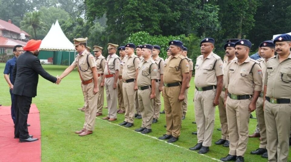 Governor Lieutenant General Gurmit Singh (Retd) hoisted the flag on the occasion of 79th Independence Day