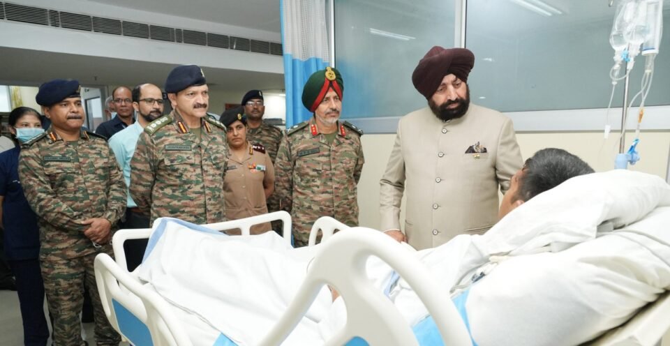 The Governor visited the Military Hospital and enquired about the health of the soldiers injured in the disaster