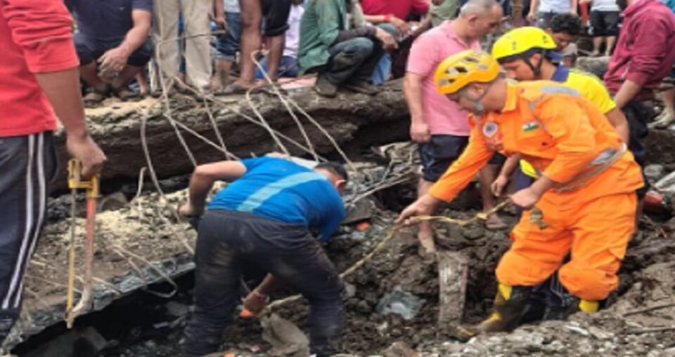 Cloudburst in Chamoli Nandanagar; 10 people missing after being hit by debris; rescue operation underway