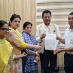 Congress submitted a memorandum to PM Modi demanding a disaster relief package of Rs 20,000 crore