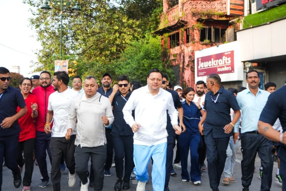 The Chief Minister flagged off the 'Namo Yuva Run' organised under the 'Seva Pakhwada' programme.