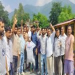 Youth Congress roared against the copying mafia and the state government.