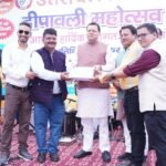 CM Dhami participated in the Diwali Mahotsav-2025 program organized by the Uttaranchal Press Club.