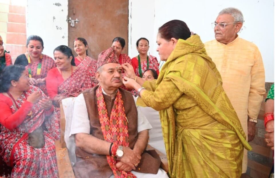 Cabinet Minister Ganesh Joshi reached Galjwadi among the sisters on the occasion of Bhai Dooj.