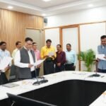 Chief Secretary administered the oath of unity and integrity to all senior officers of the government on the birth anniversary of the Iron Man
