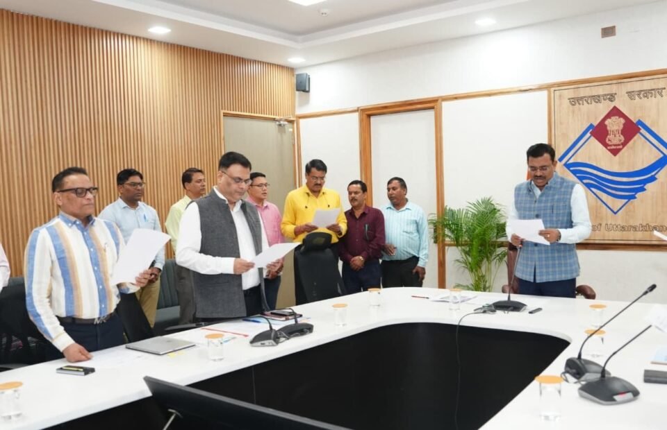 Chief Secretary administered the oath of unity and integrity to all senior officers of the government on the birth anniversary of the Iron Man
