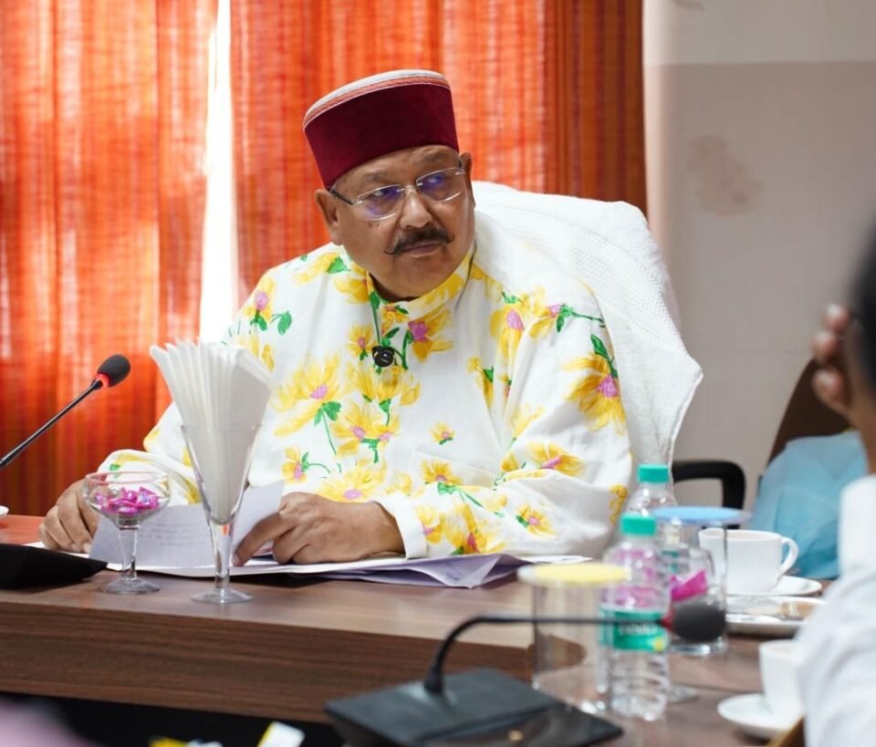Maharaj instructed to set up cages to catch leopards in Dyula.