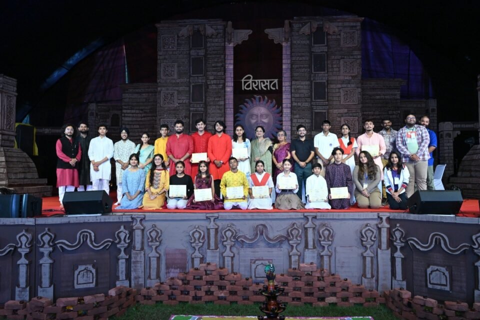 The audience was enthralled by the vocal performances of talented students at Virasat Sadhna.