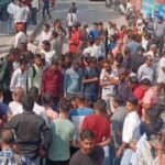 Two youths quarreled outside a liquor shop, one stabbed the other to death.