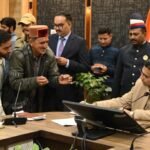 102 problems registered in DM's Janta Darshan programme, many cases resolved on the spot