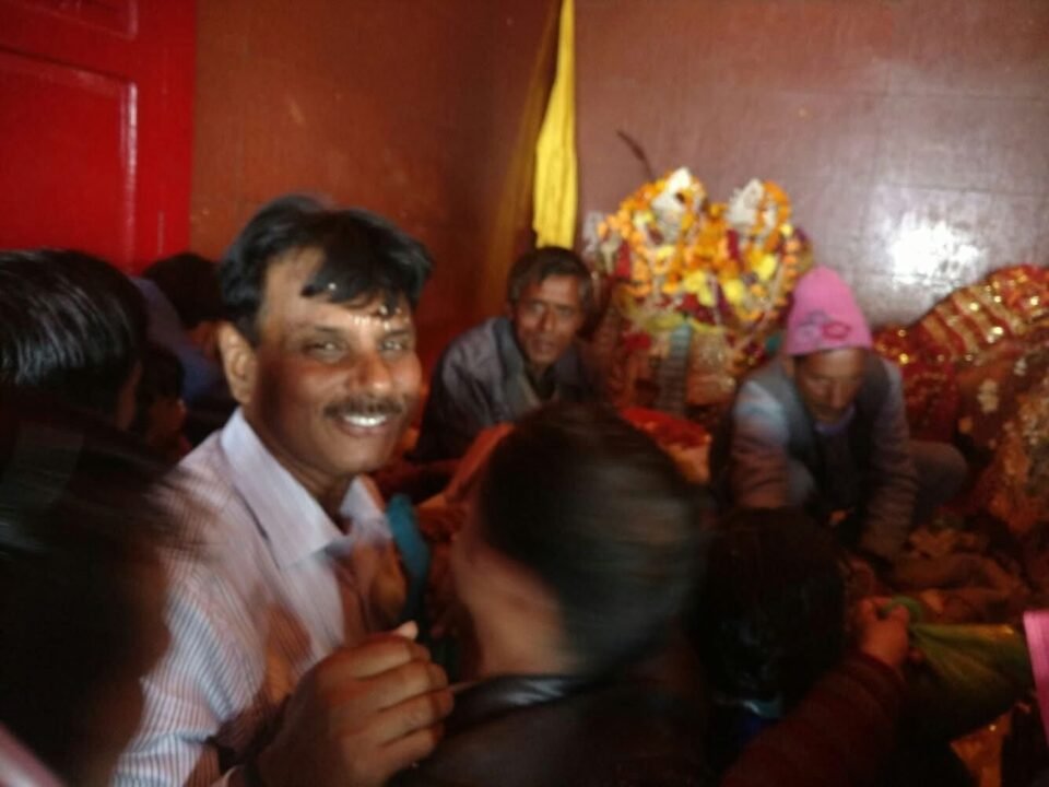 A large number of devotees reached the two-day famous religious and historical fair of Sem Mukhem Nagraj at Patti Upli Ramoli in Pratapnagar area and took blessings of Shri Sem Nagraj.