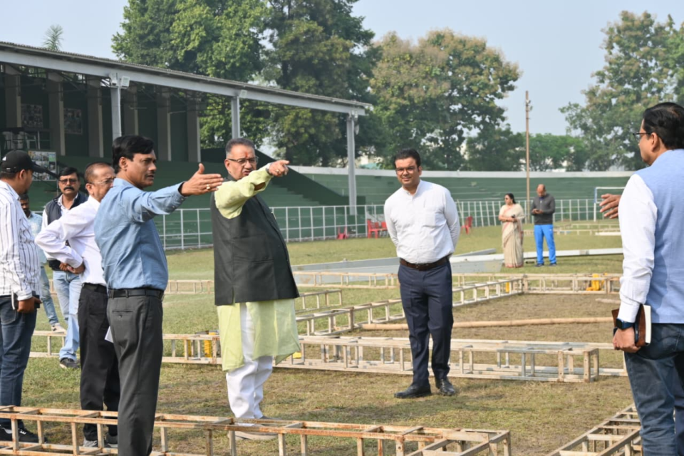 Agriculture Minister Ganesh Joshi reviewed the preparations for the farmers' conference to be held in Pantnagar.