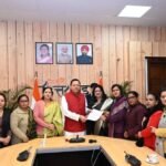 Anganwadi workers' organization submitted a memorandum to the CM and received positive assurances.