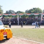 The Governor took the salute at the ceremonial parade during the Silver Jubilee celebrations of the State's establishment.